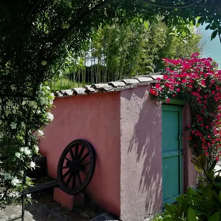Bed & Breakfast Casale La Pietra Gialla *