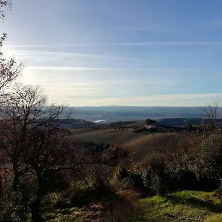 ベッド・アンド・ブレックファスト Casale La Pietra Gialla Lugnano in Teverina