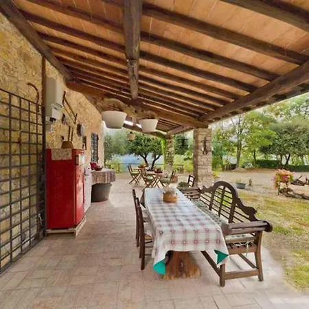 Casale La Pietra Gialla ベッド・アンド・ブレックファスト Lugnano in Teverina